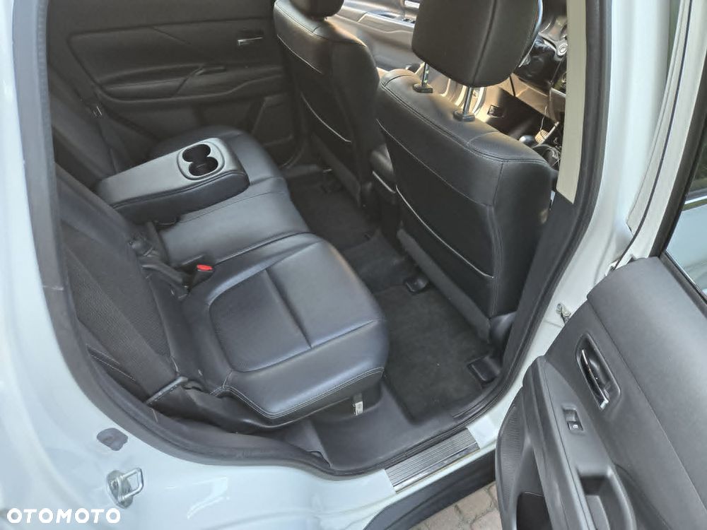 Mitsubishi Outlander - 9
