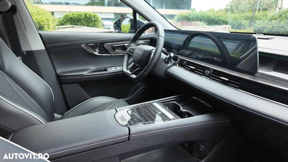 Omoda 5 61 kWh EV Premium - 9