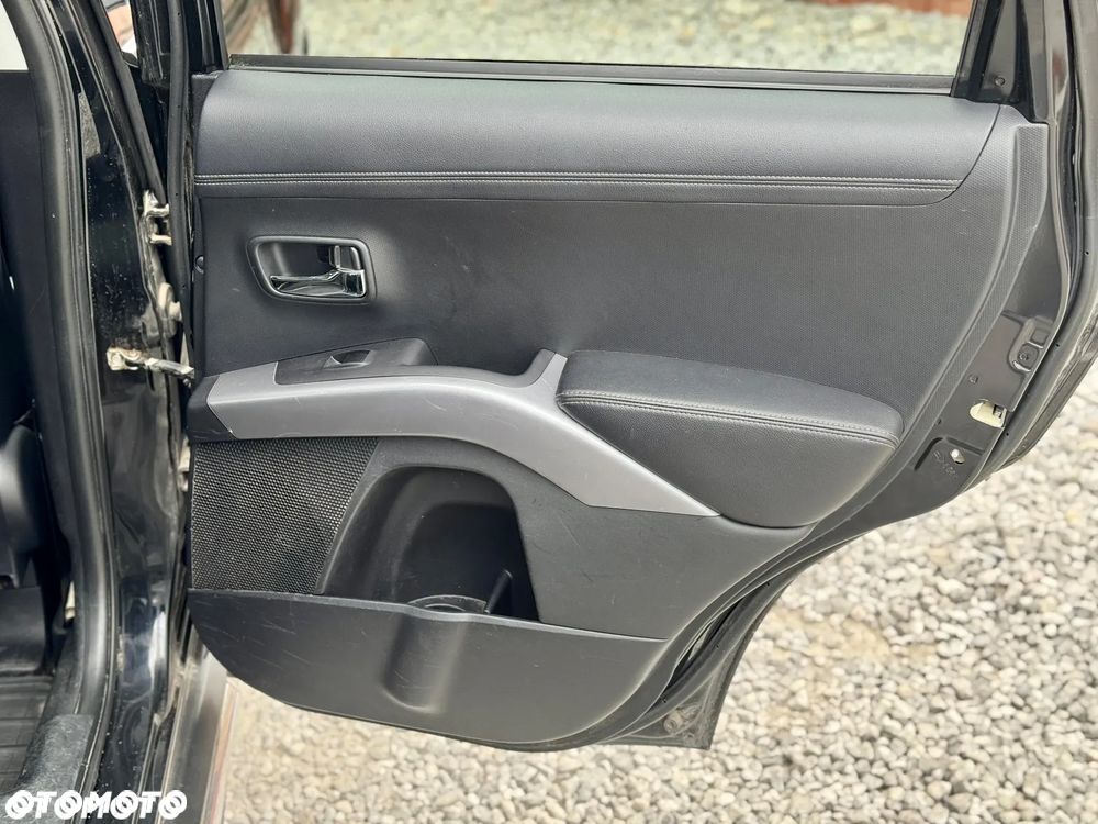 Mitsubishi Outlander 2.4 4WD CVT Intense - 12