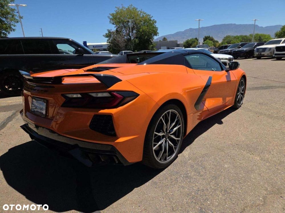 Chevrolet Corvette - 4