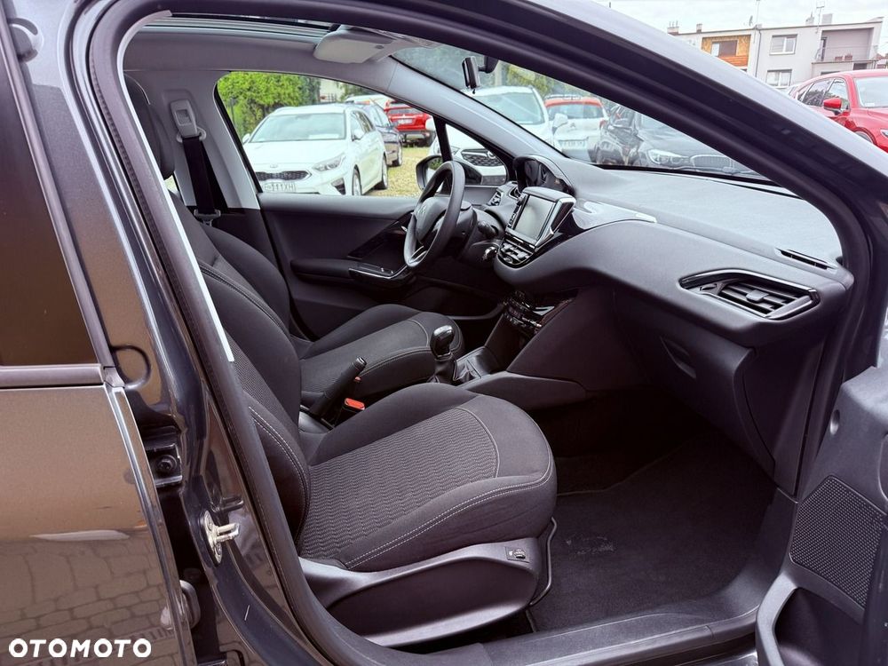 Peugeot 208 82 VTI Allure - 23