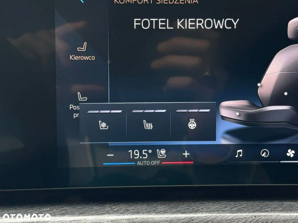 BMW Seria 7 750i xDrive - 26