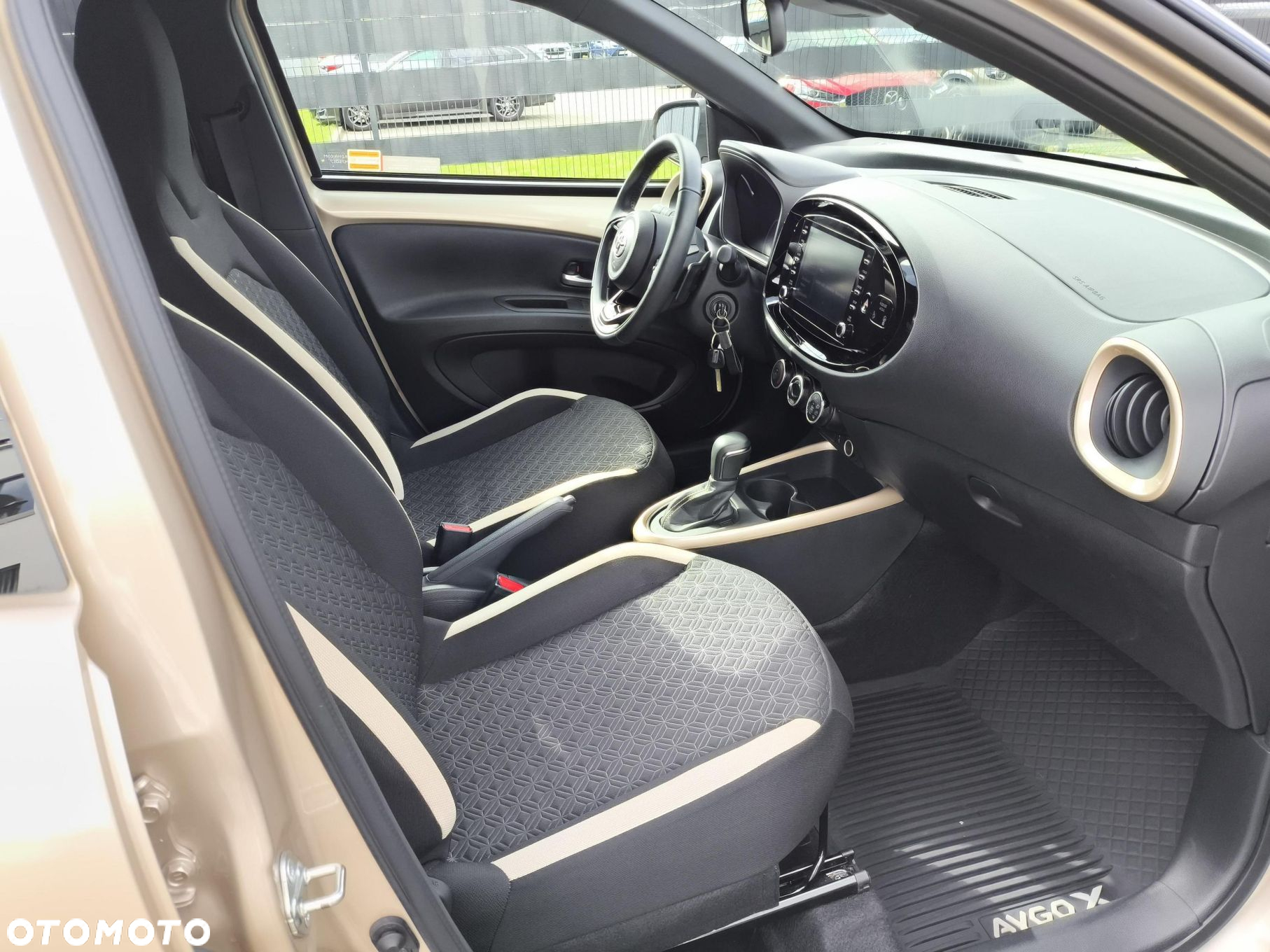 Toyota Aygo X 1.0 VVT-i Style CVT - 10