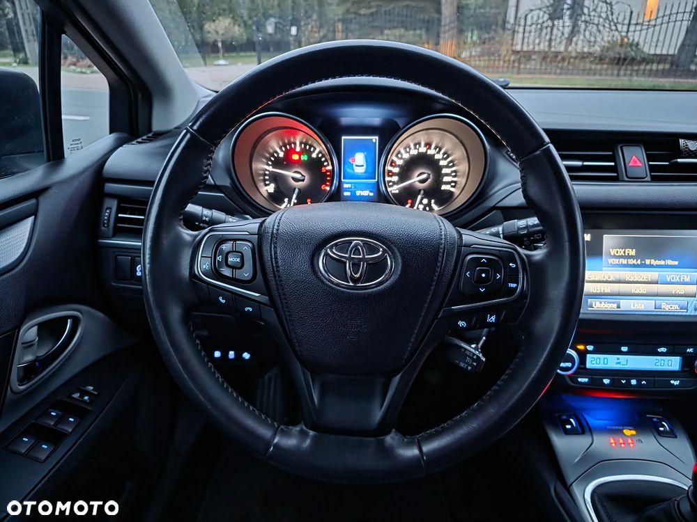Toyota Avensis 2.0 D-4D Premium - 20