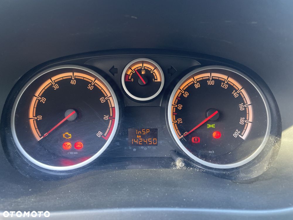 Opel Corsa 1.2 16V Essentia - 4