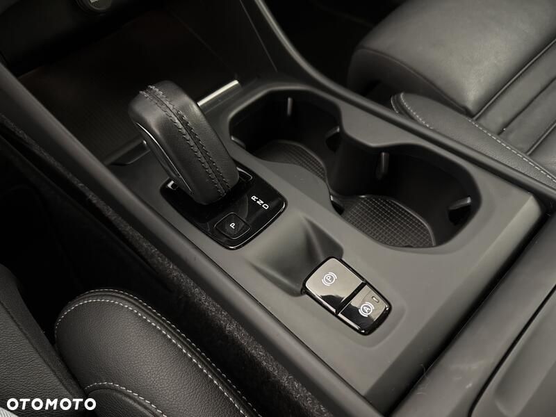 Volvo XC 40 T3 Momentum - 17