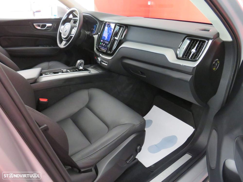 Volvo XC 60 2.0 T6 PHEV Core AWD - 22
