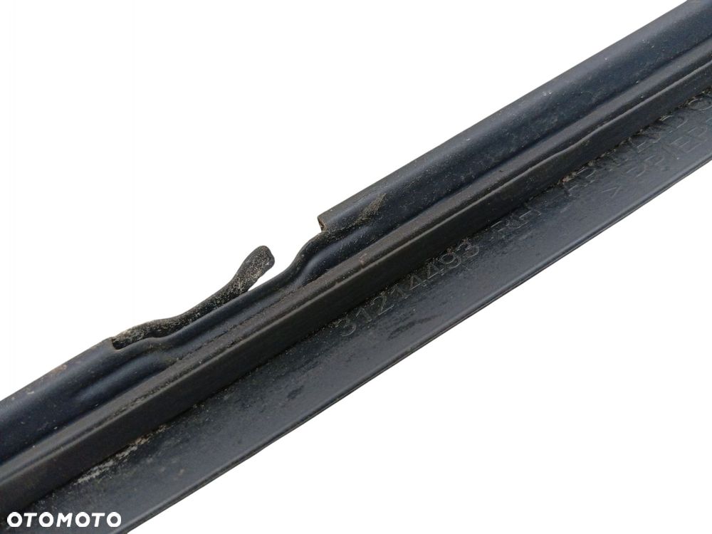 LISTWA SZYBY CZOŁOWEJ PRAWA VOLVO V70 III (2007-2011) 31214493 - 3