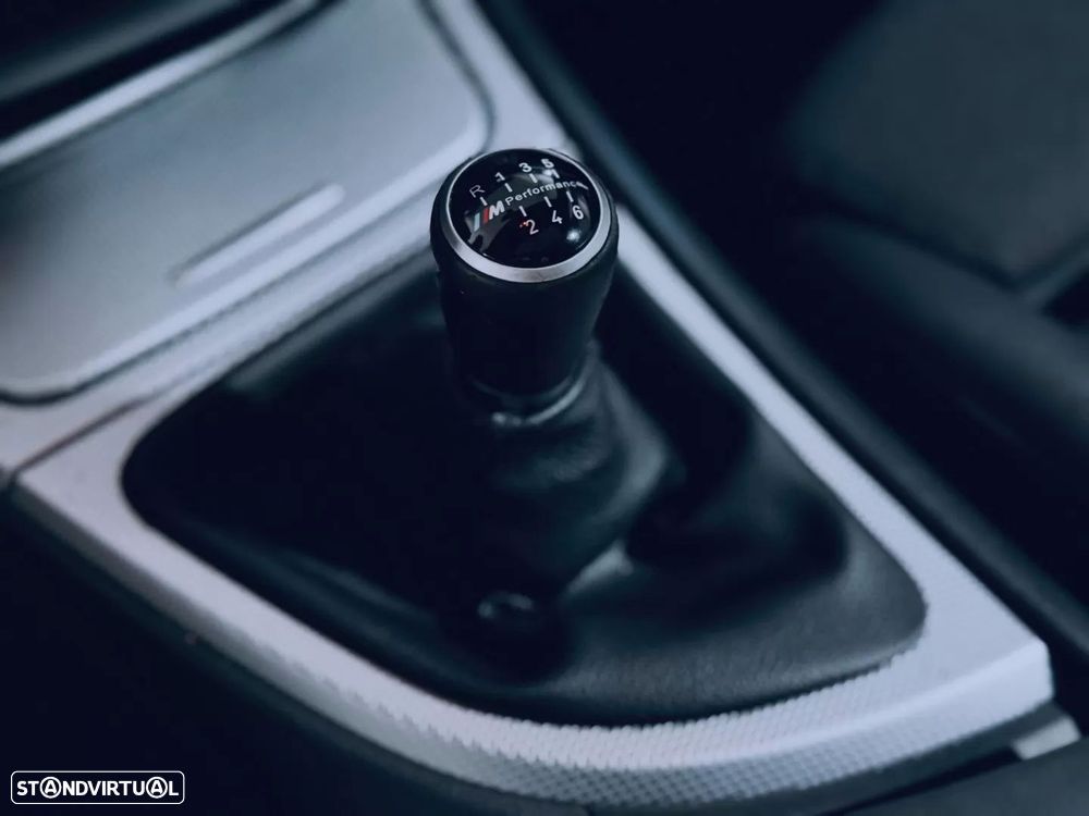 BMW 118 d Pack M - 16
