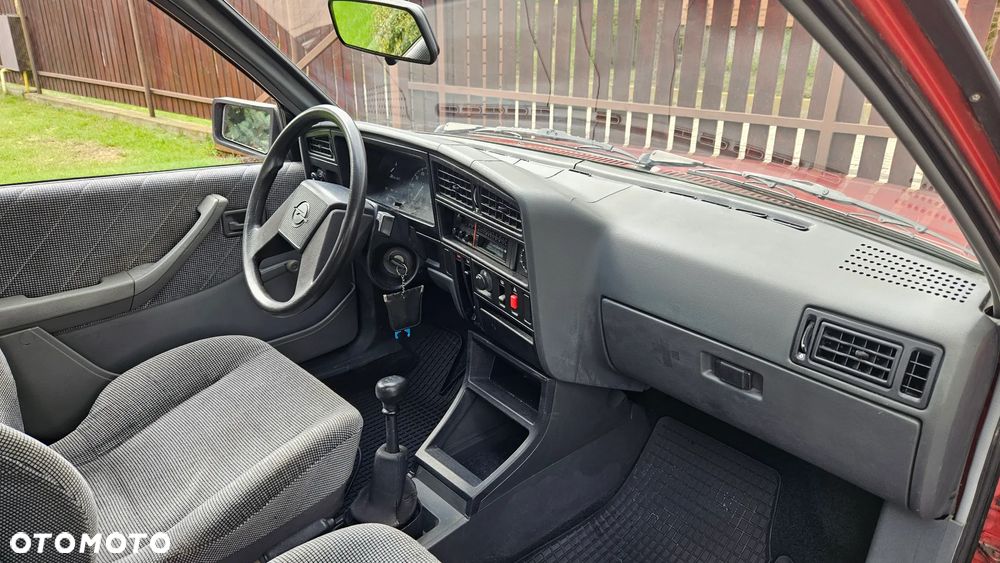 Opel Ascona - 11