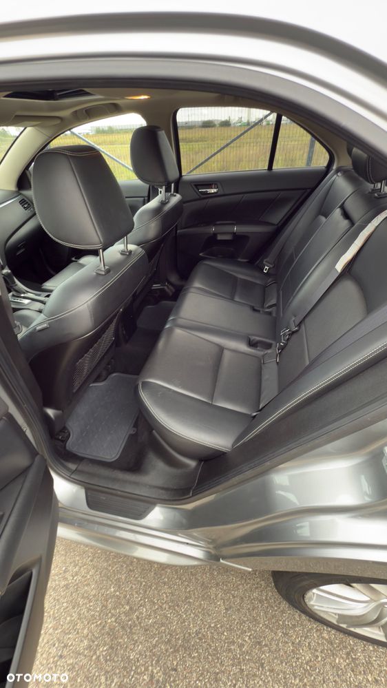 Suzuki Kizashi 2.4 4x4 CVT Sport - 10