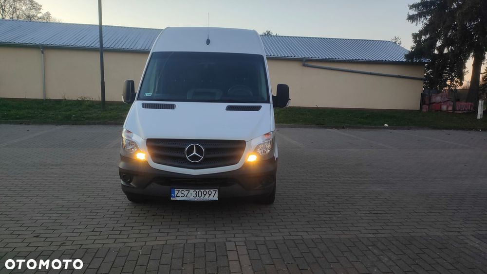 Mercedes-Benz SPRINTER - 2