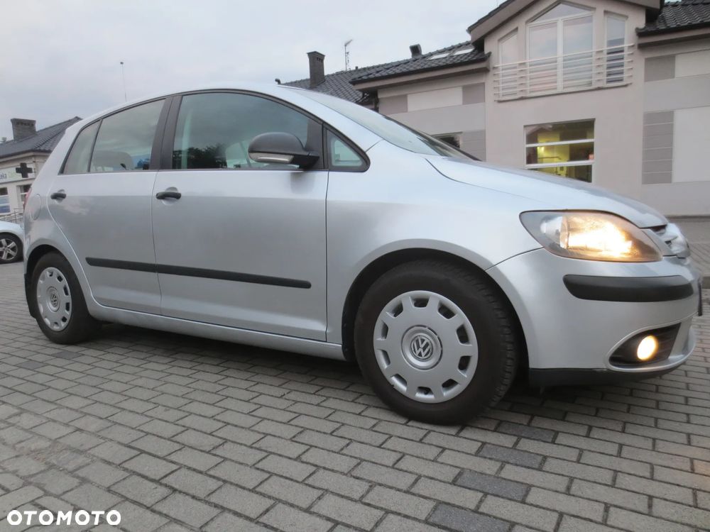 Volkswagen Golf Plus 1.9 TDI DPF Trendline DSG - 23