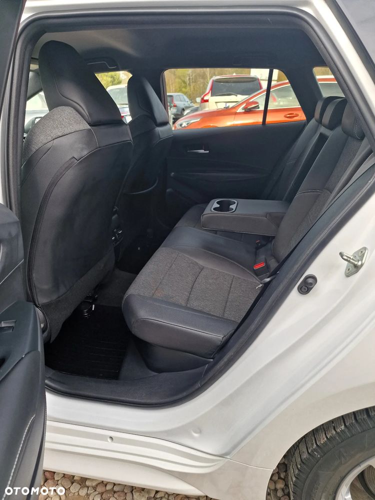 Toyota Corolla 1.8 Hybrid Executive - 16