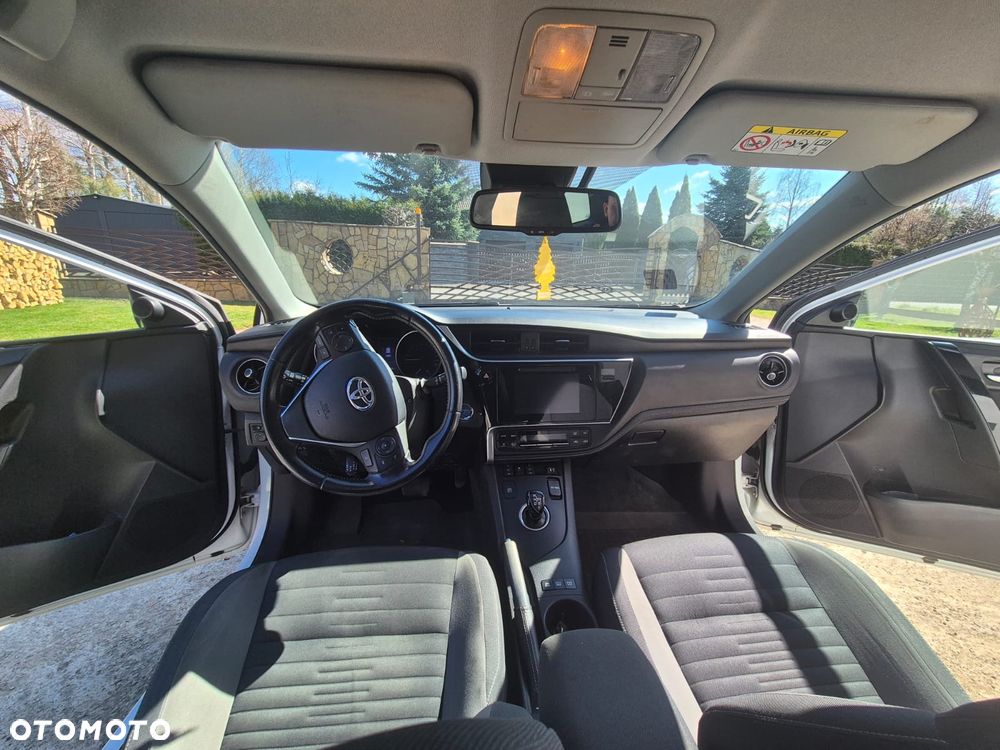 Toyota Auris Hybrid 135 Premium - 27