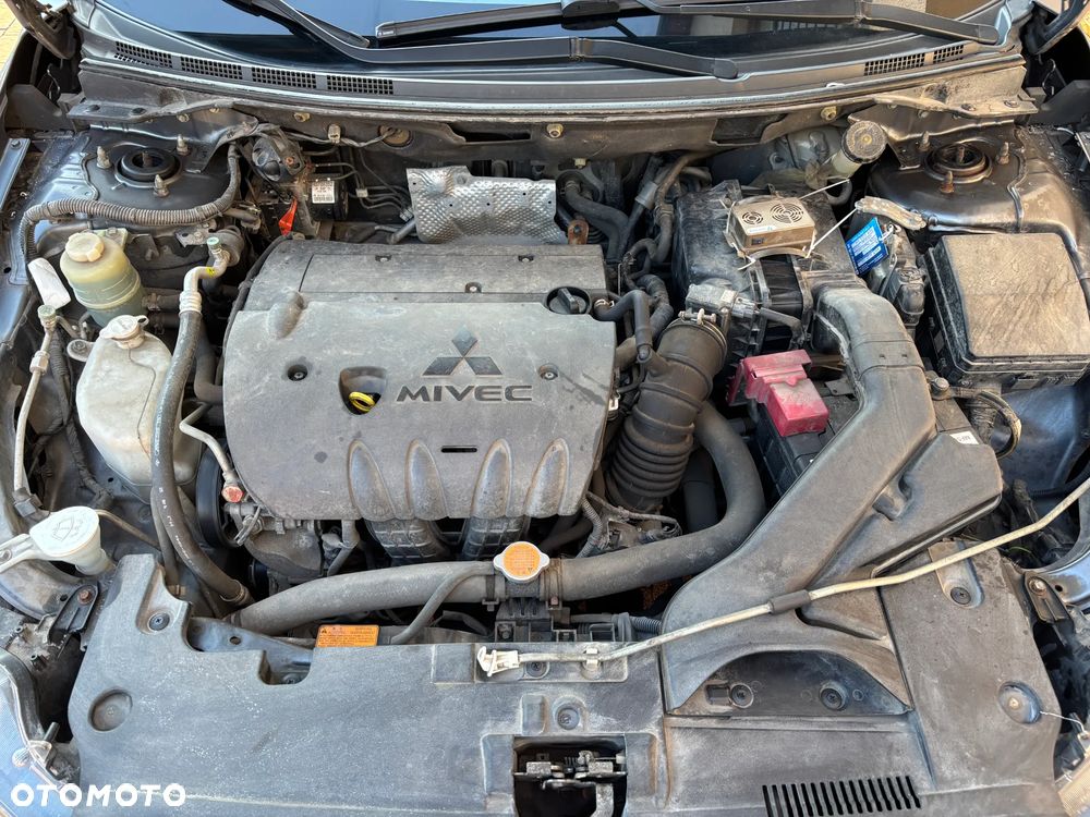 Mitsubishi Lancer 1.8 Intense - 11