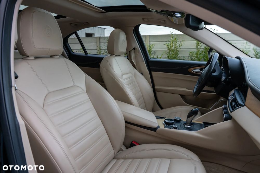 Alfa Romeo Giulia - 24