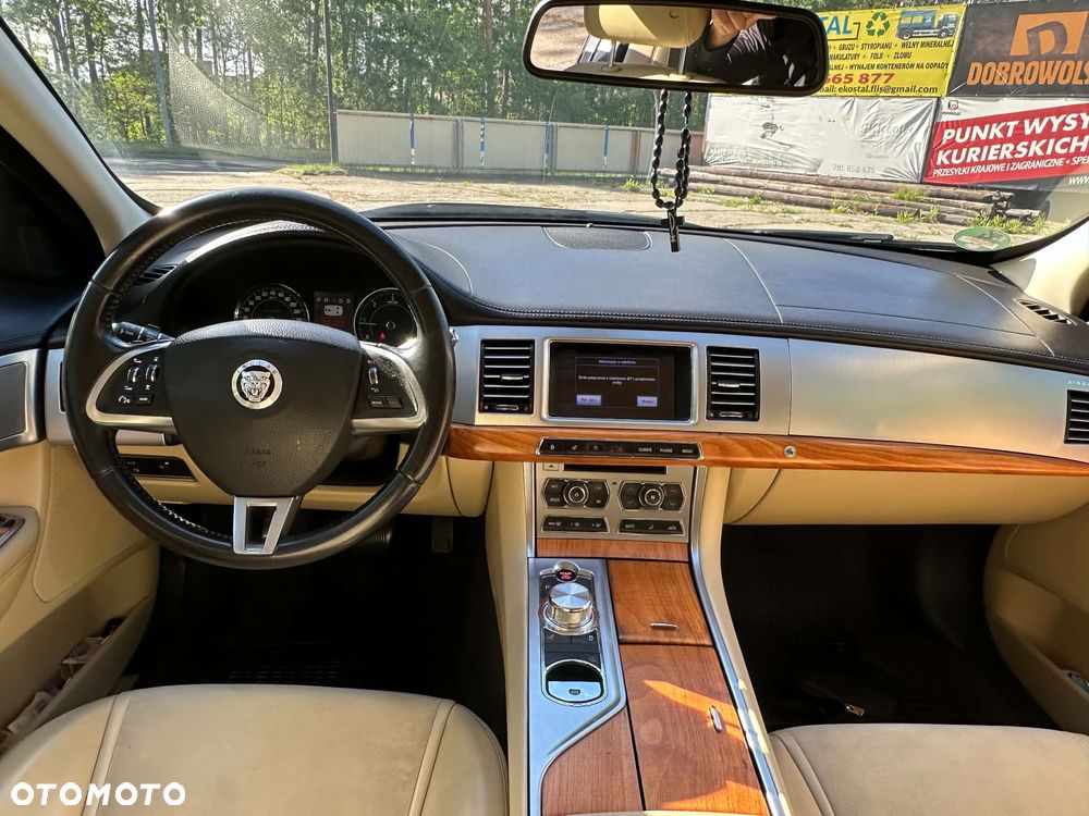 Jaguar XF 2.2 D Premium Luxury - 5
