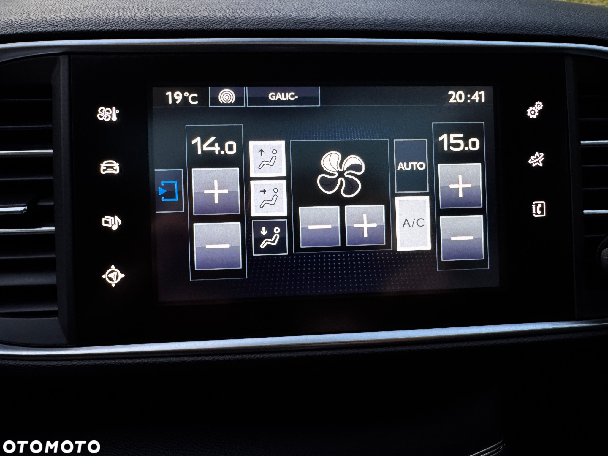 Peugeot 308 SW PureTech 130 Stop & Start Allure - 23