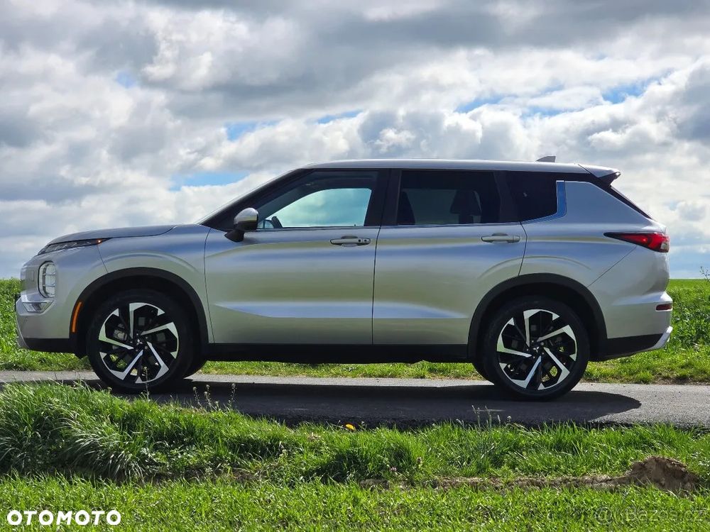 Mitsubishi Outlander 2.4 4WD CVT Intense - 11