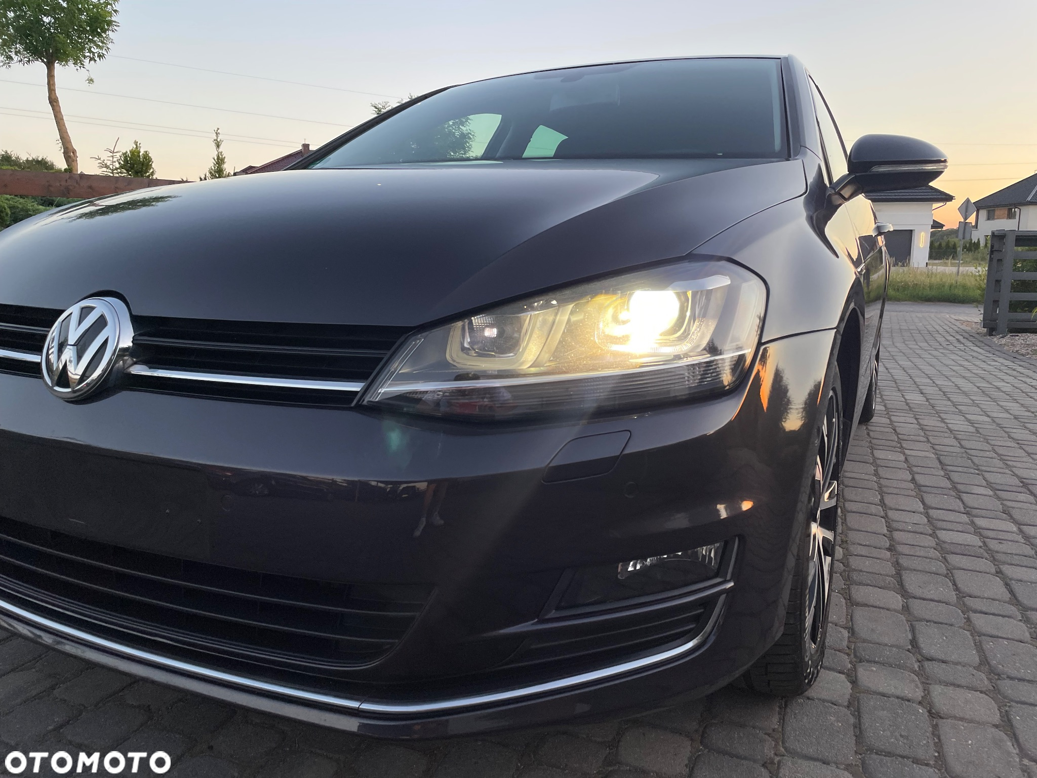 Volkswagen Golf 2.0 TDI BlueMotion Technology Lounge - 40