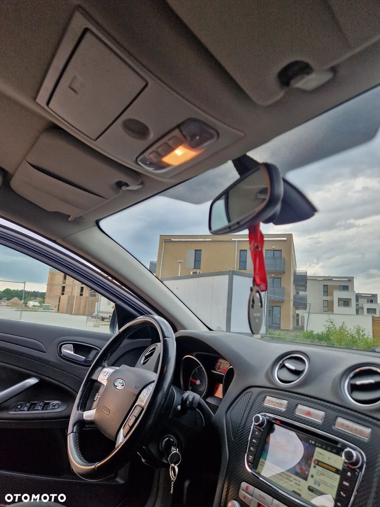 Ford Mondeo 2.0 TDCi Ghia - 14