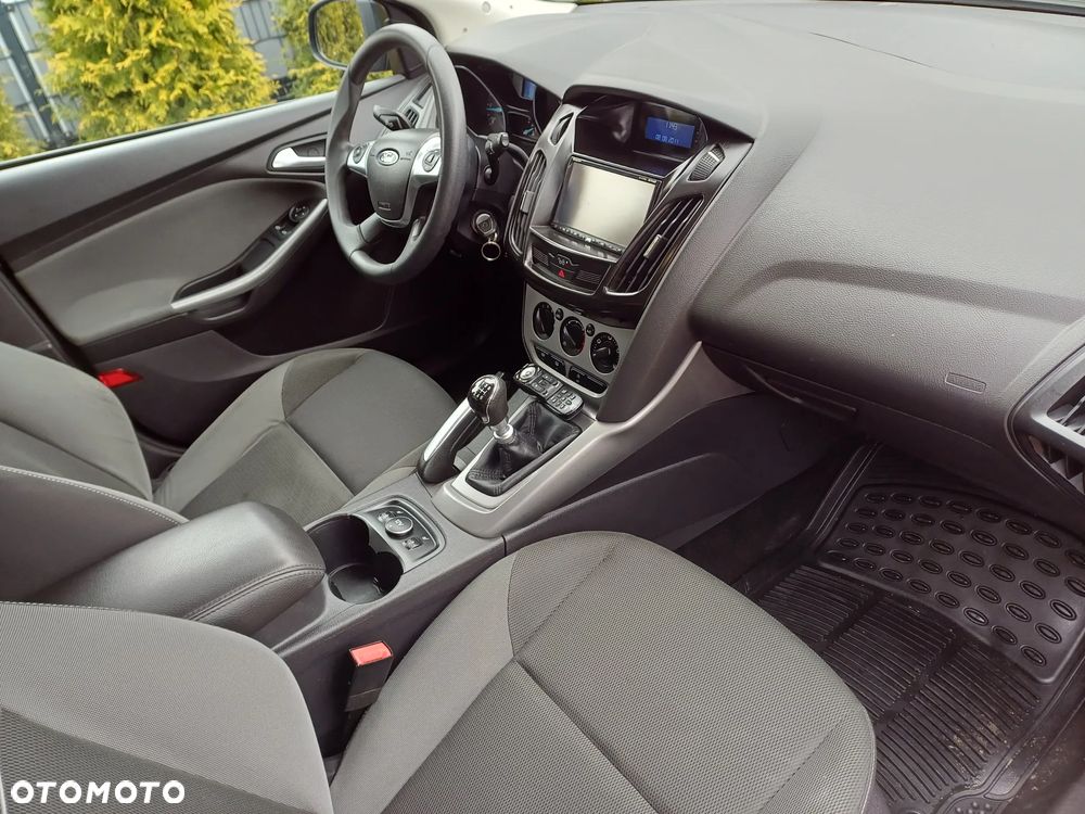 Ford Focus 1.6 TDCi DPF Ambiente - 6