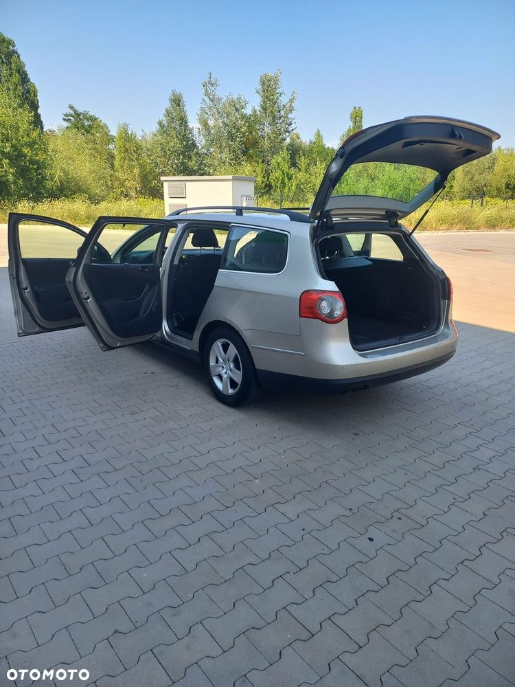 Volkswagen Passat 1.9 TDI DPF BlueMotion - 20