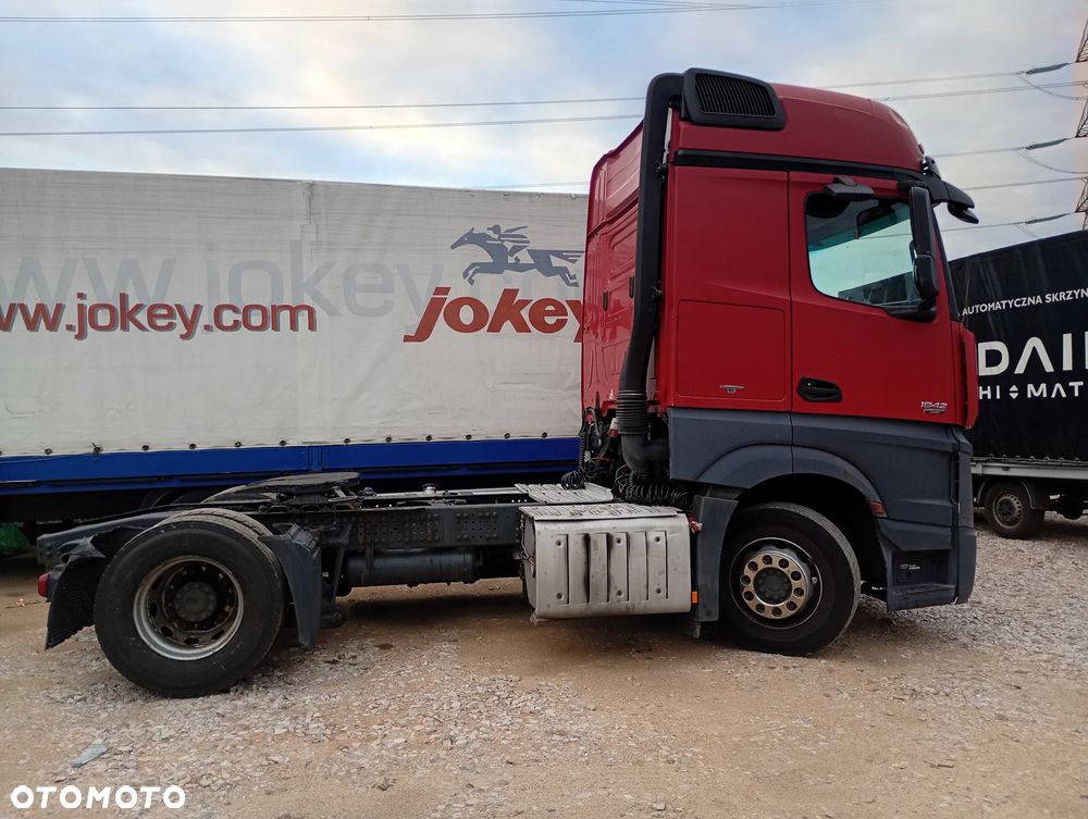 Mercedes-Benz Actros - 3