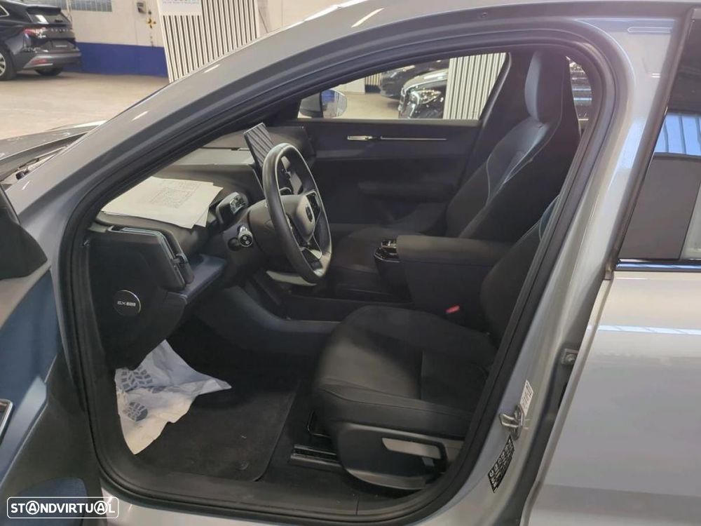 Volvo EX30 Single Motor Extended Range RWD Core - 3