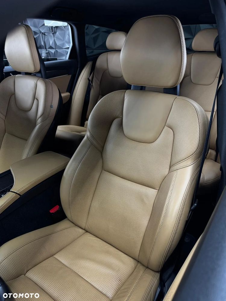 Volvo V90 D5 AWD Momentum - 8