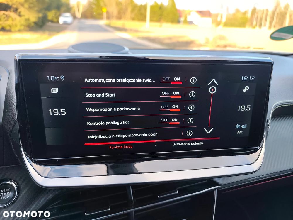 Peugeot 2008 1.5 BlueHDi GT S&S - 24