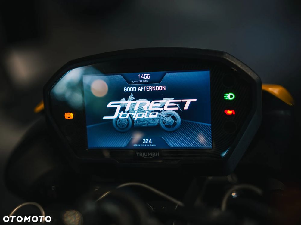 Triumph Street Triple - 19