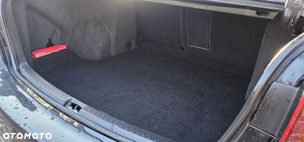 Toyota Avensis 2.0 Premium MS - 11