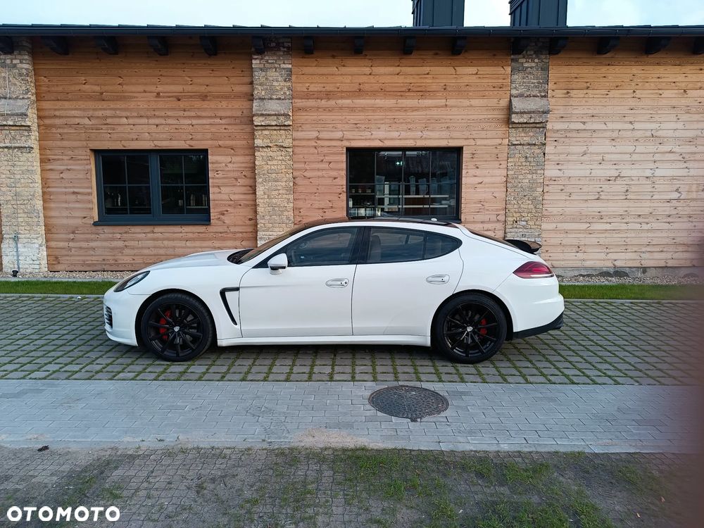 Porsche Panamera 4 PDK Edition - 40