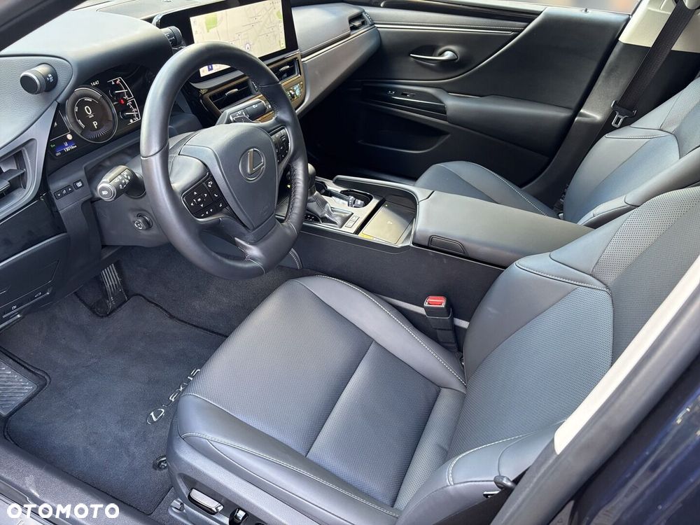 Lexus ES 300h Business Edition - 3