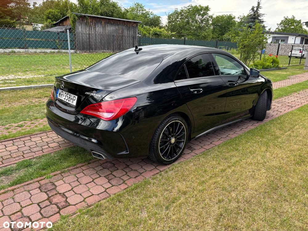 Mercedes-Benz CLA 180 AMG Line - 4