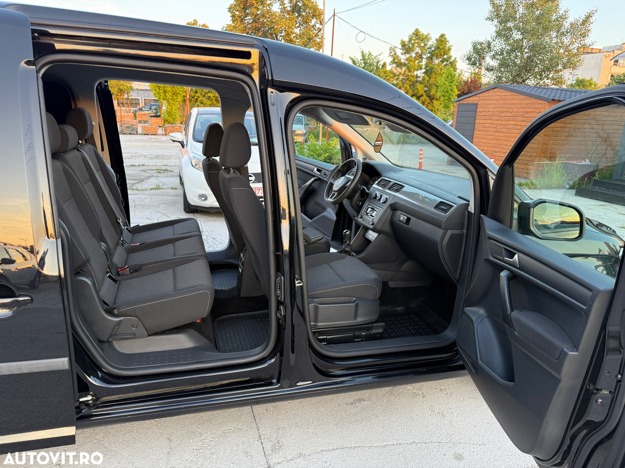 Volkswagen Caddy 2.0 TDI (7-Si.) Maxi Comfortline - 11