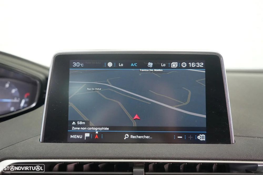 Peugeot 3008 1.2 PureTech Allure Pack EAT8 - 32