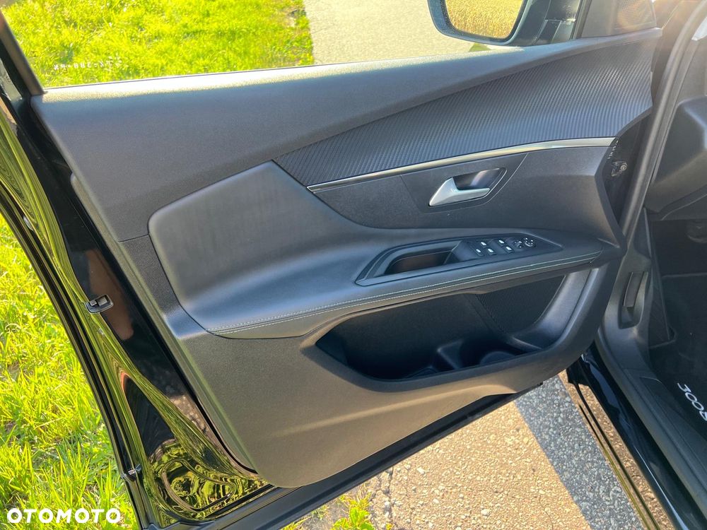 Peugeot 3008 1.6 PureTech Hybrid PHEV Allure Pack S&S EAT8 - 9