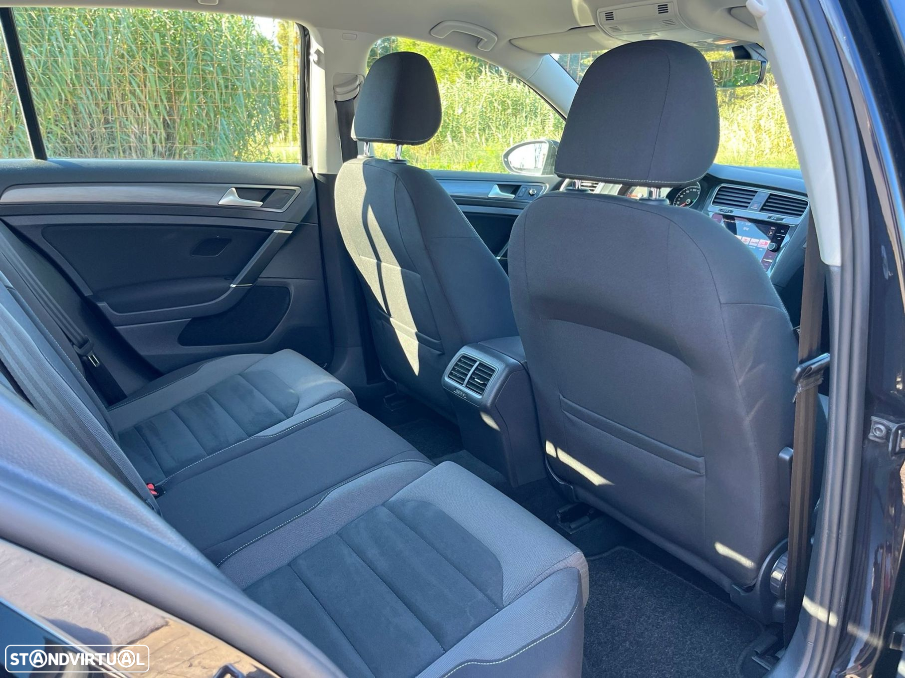 VW Golf 1.6 TDI R-Line DSG - 19