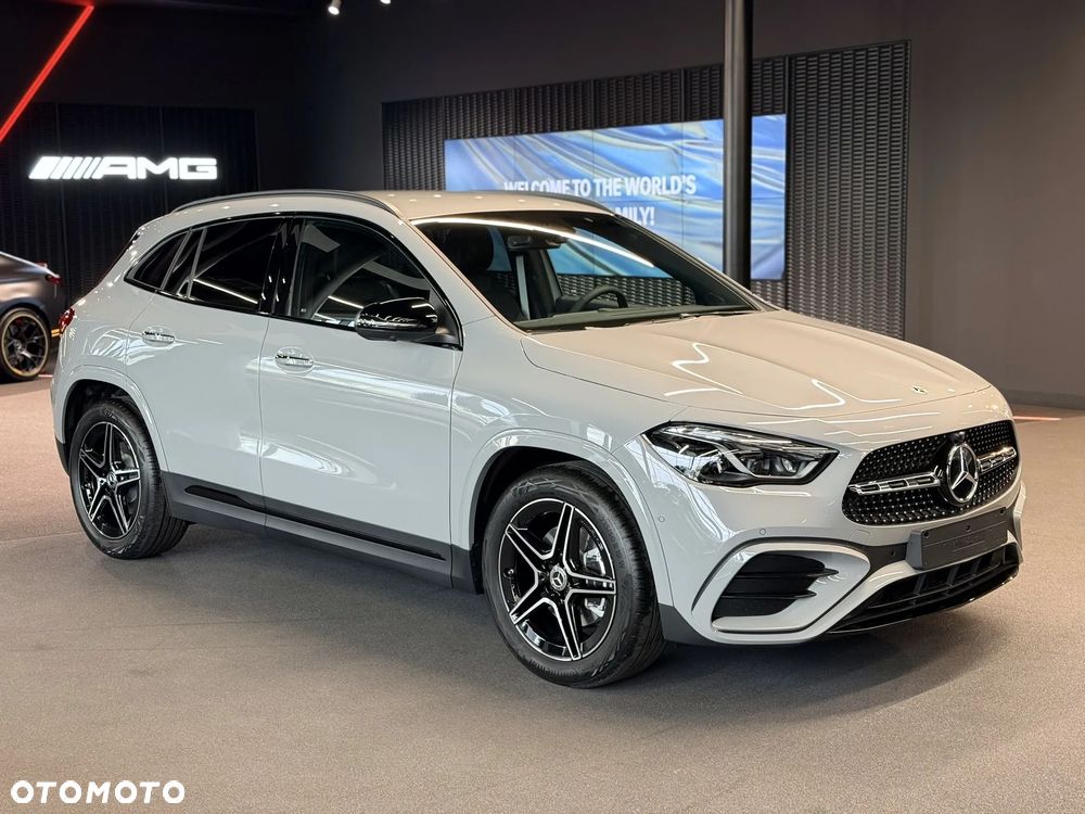 Mercedes-Benz GLA - 2