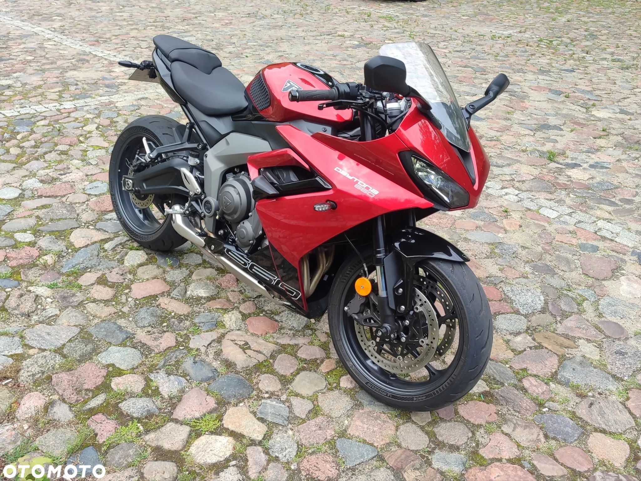 Triumph Daytona - 1