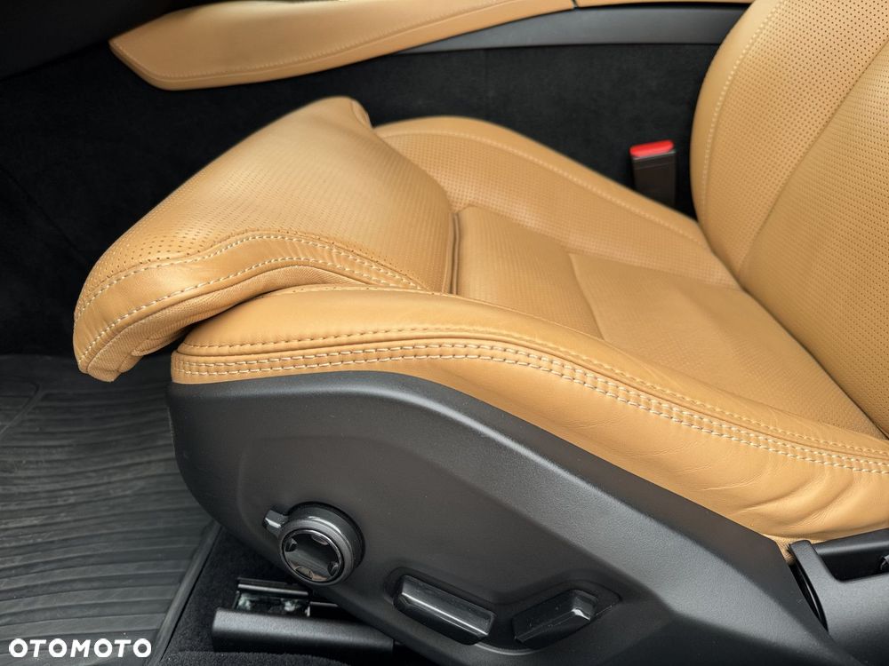 Volvo V90 Cross Country - 17