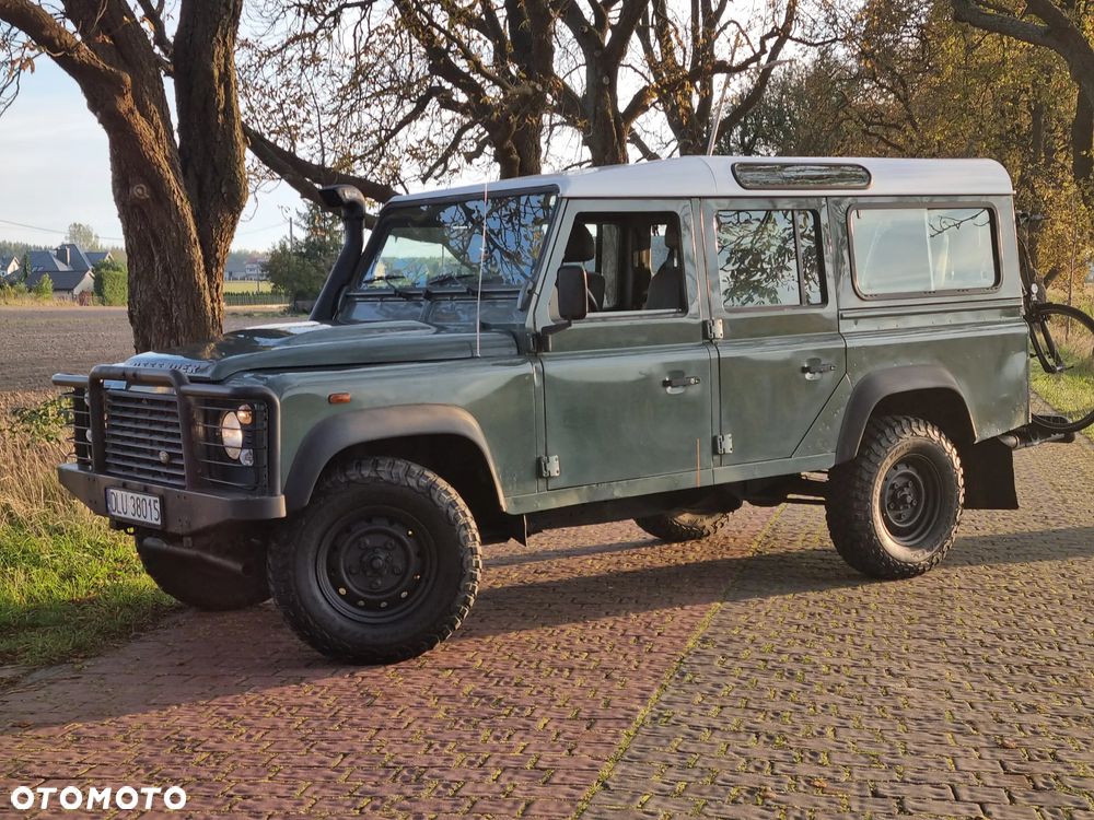Land Rover Defender - 2