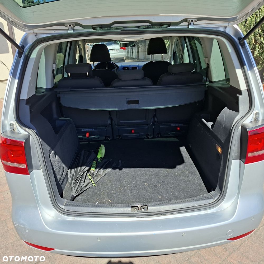 Volkswagen Touran 1.6 TDI DPF BlueMot Comfortline - 10