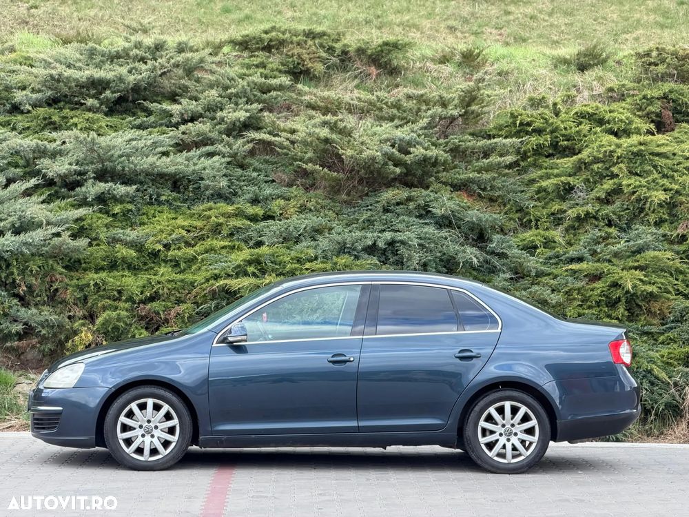 Volkswagen Jetta 1.9 TDI DPF United - 9