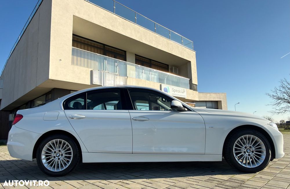 BMW Seria 3 320d Aut. Luxury Line - 4