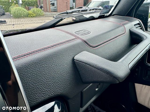 Mercedes-Benz Klasa G 350 BlueTec L - 18