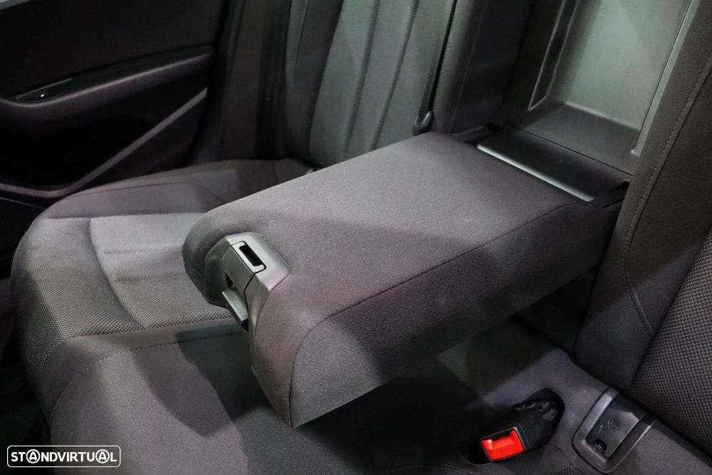 Audi A4 Avant 2.0 TDI S tronic - 32